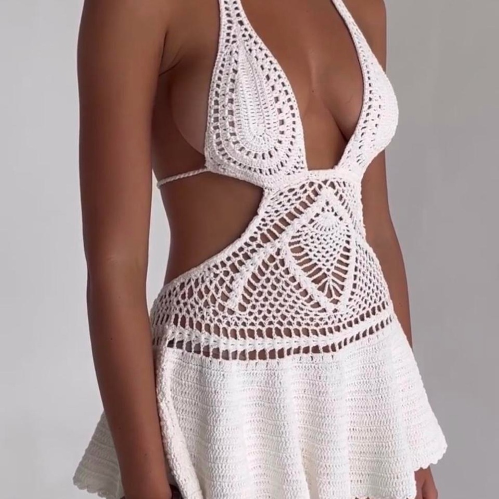 indah allyson dress